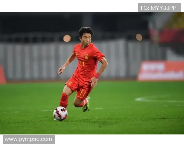 少年足球梦启航世界足球明星的成长故事与奋斗历程