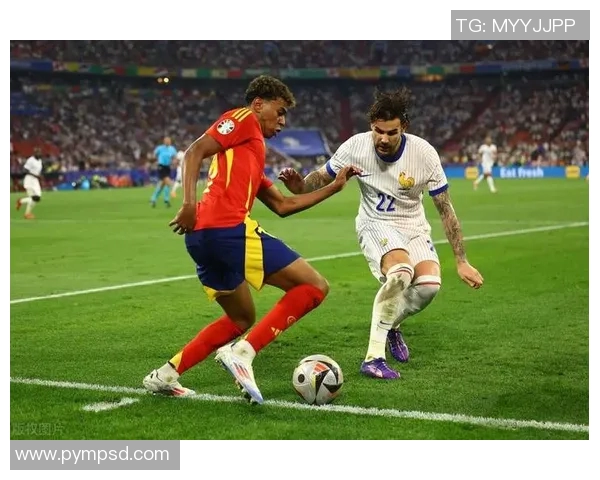 从小签约球队的足球明星成长之路与辉煌成就探秘 从小签约球队的足球明星成长之路与辉煌成就探秘